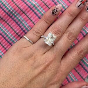 Elegant 925 Silver with 6ct CZ stone